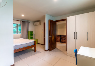 7 Bedroom Townhouse For Rent - Tonle Bassac, Phnom Penh thumbnail