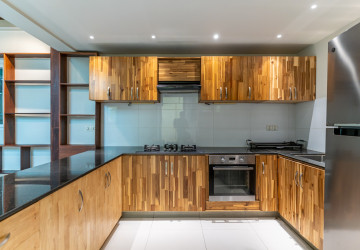 7 Bedroom Townhouse For Rent - Tonle Bassac, Phnom Penh thumbnail