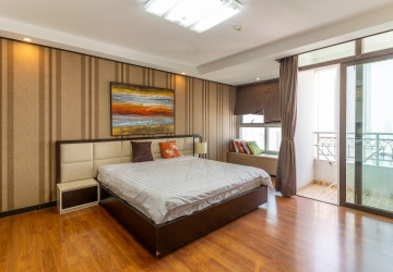 3 Bedroom Condo For Rent - Decastle Royal, BKK1,  Phnom Penh thumbnail