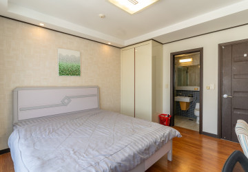 3 Bedroom Condo For Rent - Decastle Royal, BKK1,  Phnom Penh thumbnail