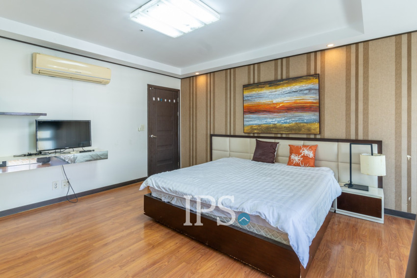 3 Bedroom Condo For Rent - Decastle Royal, BKK1,  Phnom Penh