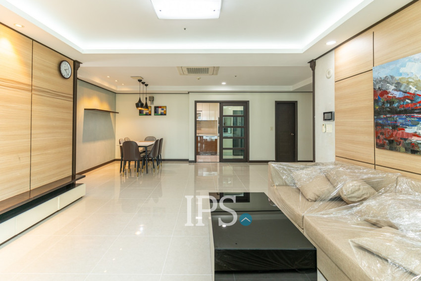 3 Bedroom Condo For Rent - Decastle Royal, BKK1,  Phnom Penh