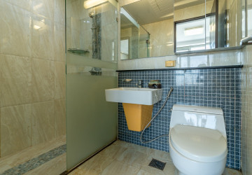 3 Bedroom Condo For Rent - Decastle Royal, BKK1,  Phnom Penh thumbnail