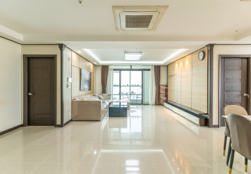 3 Bedroom Condo For Rent - Decastle Royal, BKK1,  Phnom Penh thumbnail
