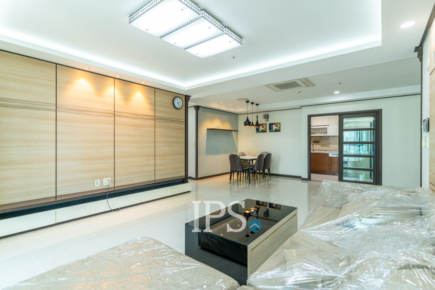 3 Bedroom Condo For Rent - Decastle Royal, BKK1,  Phnom Penh