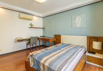 3 Bedroom Condo For Rent - Decastle Royal, BKK1,  Phnom Penh thumbnail
