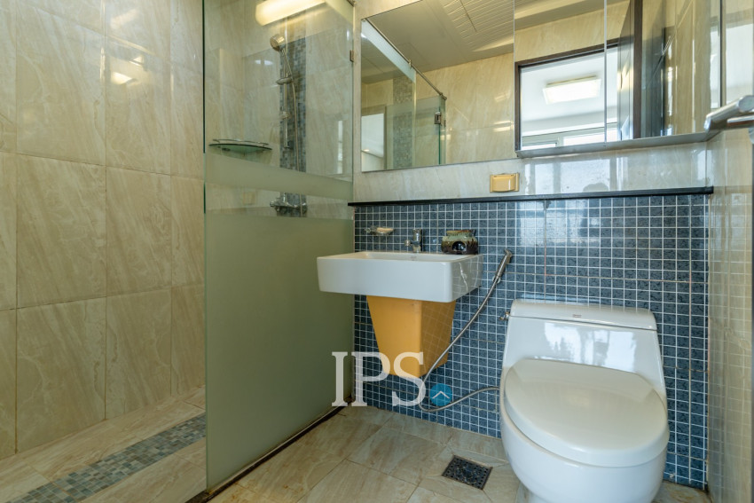 3 Bedroom Condo For Rent - Decastle Royal, BKK1,  Phnom Penh