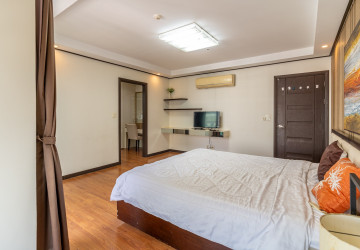 3 Bedroom Condo For Rent - Decastle Royal, BKK1,  Phnom Penh thumbnail