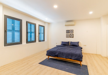 Renovated Duplex 2 Bedroom Apartment For Rent - Wat Phnom, Phnom Penh thumbnail
