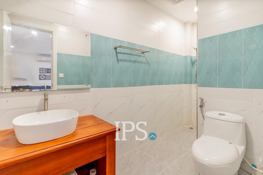Renovated Duplex 2 Bedroom Apartment For Rent - Wat Phnom, Phnom Penh