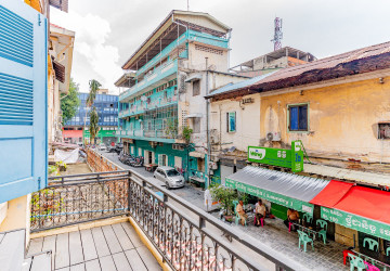 Renovated Duplex 2 Bedroom Apartment For Rent - Wat Phnom, Phnom Penh thumbnail