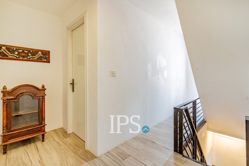 Renovated Duplex 2 Bedroom Apartment For Rent - Wat Phnom, Phnom Penh