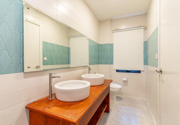 Renovated Duplex 2 Bedroom Apartment For Rent - Wat Phnom, Phnom Penh thumbnail