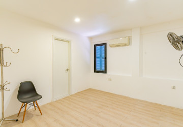 Renovated Duplex 2 Bedroom Apartment For Rent - Wat Phnom, Phnom Penh thumbnail