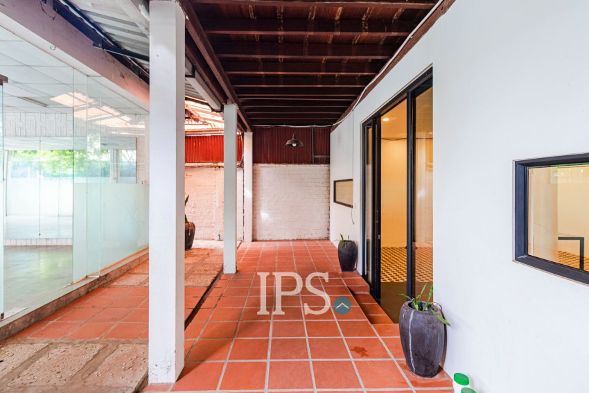 72 Sqm Commercial Space  For Rent - Svay Dangkum, Siem Reap