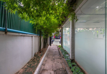 72 Sqm Commercial Space  For Rent - Svay Dangkum, Siem Reap thumbnail