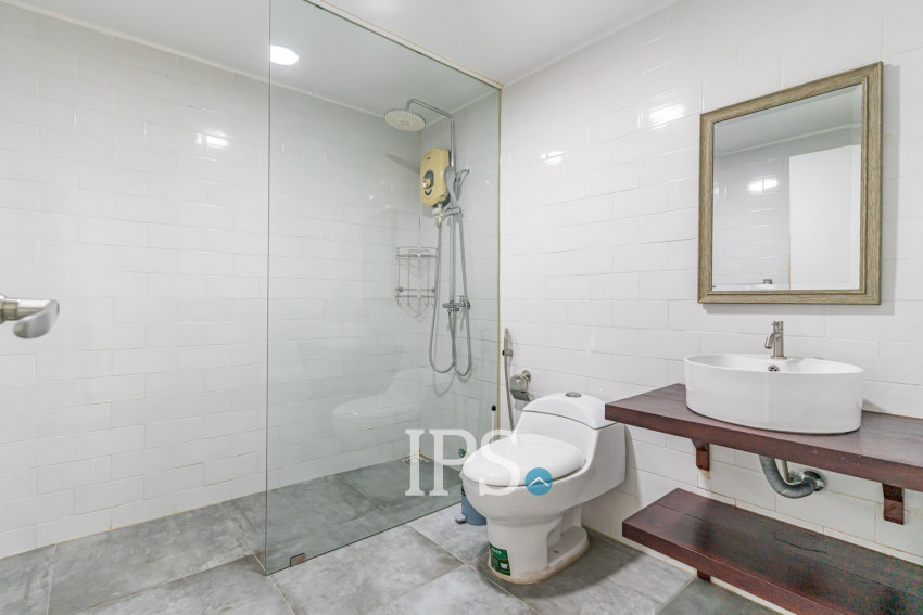 Renovated 3 Bedroom Apartment For Rent - Phsar Kandal 1, Phnom Penh