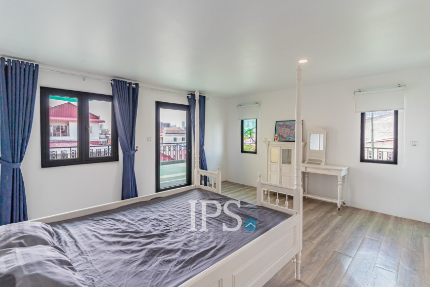 Renovated 3 Bedroom Apartment For Rent - Phsar Kandal 1, Phnom Penh