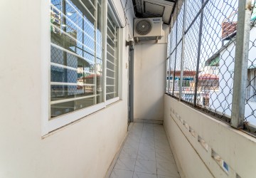 Renovated 1 Bedroom Apartment For Rent - Chakto Mukh, Phnom Penh thumbnail