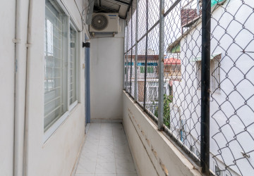 Renovated 1 Bedroom Apartment For Rent - Chakto Mukh, Phnom Penh thumbnail