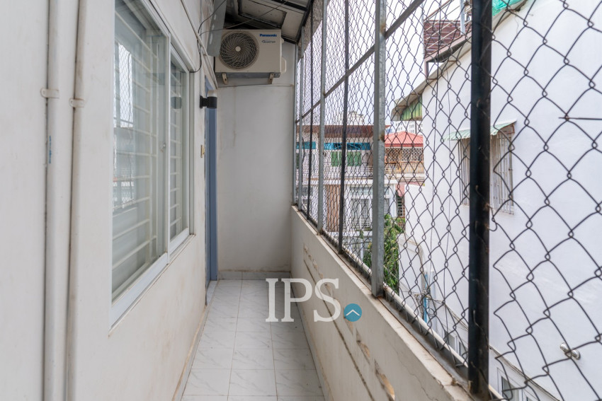 Renovated 1 Bedroom Apartment For Rent - Chakto Mukh, Phnom Penh