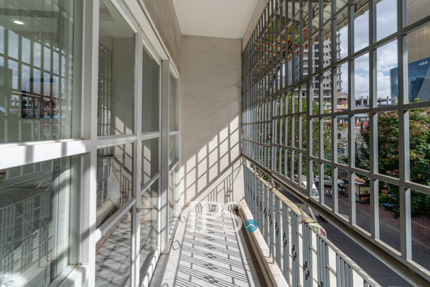 Renovated 1 Bedroom Apartment For Rent - Chakto Mukh, Phnom Penh