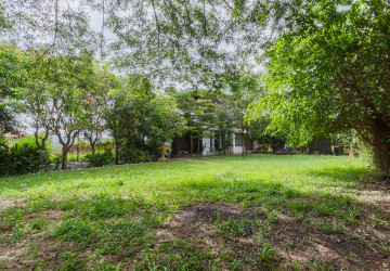 3 Bedroom House For Rent - Sangkat Siem Reap, Siem Reap thumbnail