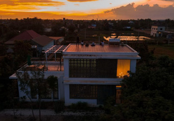 3 Bedroom House For Rent - Sangkat Siem Reap, Siem Reap thumbnail