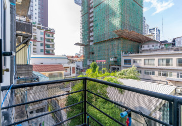 Renovated 3 Bedroom Apartment For Rent - BKK1, Phnom Penh thumbnail