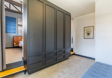 Renovated 3 Bedroom Apartment For Rent - BKK1, Phnom Penh thumbnail