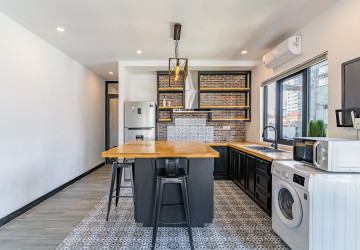 Renovated 3 Bedroom Apartment For Rent - BKK1, Phnom Penh thumbnail