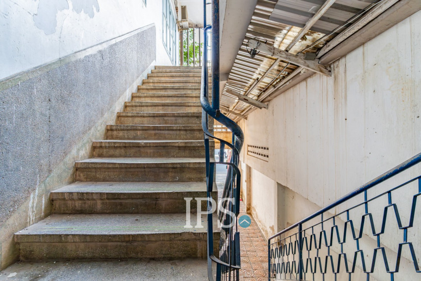 Renovated 3 Bedroom Apartment For Rent - BKK1, Phnom Penh