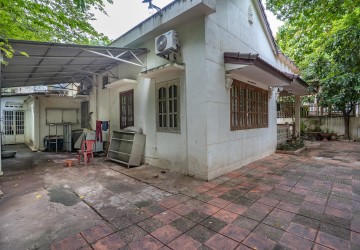 476 Sqm Commercial Villa For Rent - Tonle Bassac, Phnom Penh thumbnail