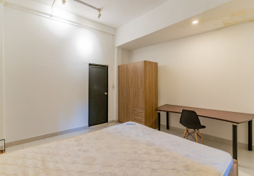 Renovated 2 Bedroom Apartment For Rent - Chakto Mukh, Phnom Penh thumbnail