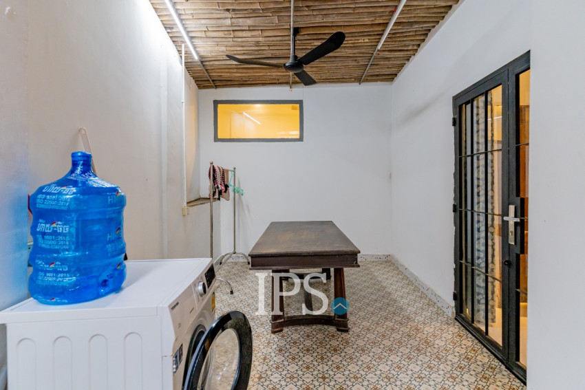 Renovated 2 Bedroom Apartment For Rent - Chakto Mukh, Phnom Penh