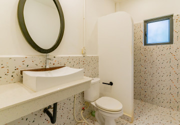 Renovated 2 Bedroom Apartment For Rent - Chakto Mukh, Phnom Penh thumbnail