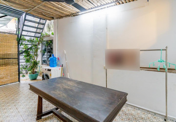 Renovated 2 Bedroom Apartment For Rent - Chakto Mukh, Phnom Penh thumbnail