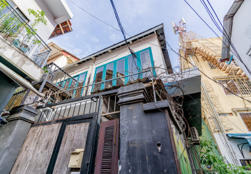 Renovated 2 Bedroom Apartment For Rent - Chakto Mukh, Phnom Penh thumbnail