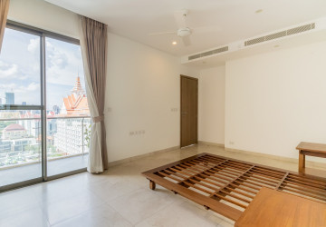 3 Bedroom Condo For Rent - Embassy Residences, Tonle Bassac, Phnom Penh thumbnail