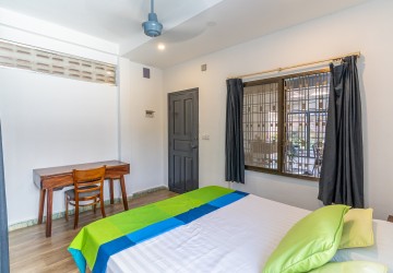 1 Bedroom Renovated Apartment For Rent - Tonle Bassac, Phnom Penh thumbnail