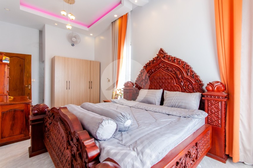 4 Bedroom Family Villa For Sale - Svay Dangkum, Siem Reap