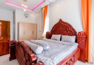 4 Bedroom Family Villa For Sale - Svay Dangkum, Siem Reap thumbnail