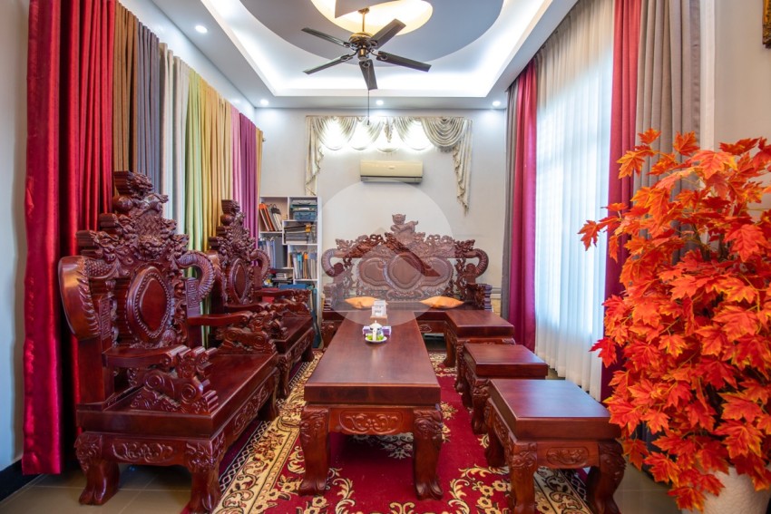 4 Bedroom Family Villa For Sale - Svay Dangkum, Siem Reap