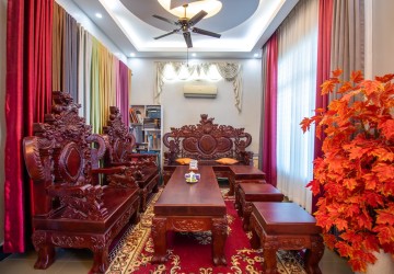 4 Bedroom Family Villa For Sale - Svay Dangkum, Siem Reap thumbnail