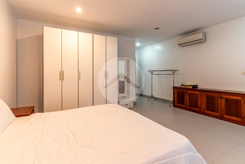 3 Bedroom Serviced Apartment For Rent - Toul Tum Poung 1, Phnom Penh