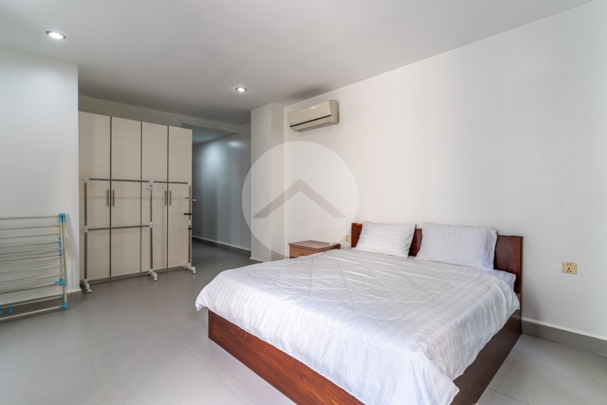 3 Bedroom Serviced Apartment For Rent - Toul Tum Poung 1, Phnom Penh