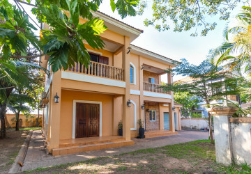 4 Bedroom House For Rent - Svay Dangkum, Siem Reap thumbnail