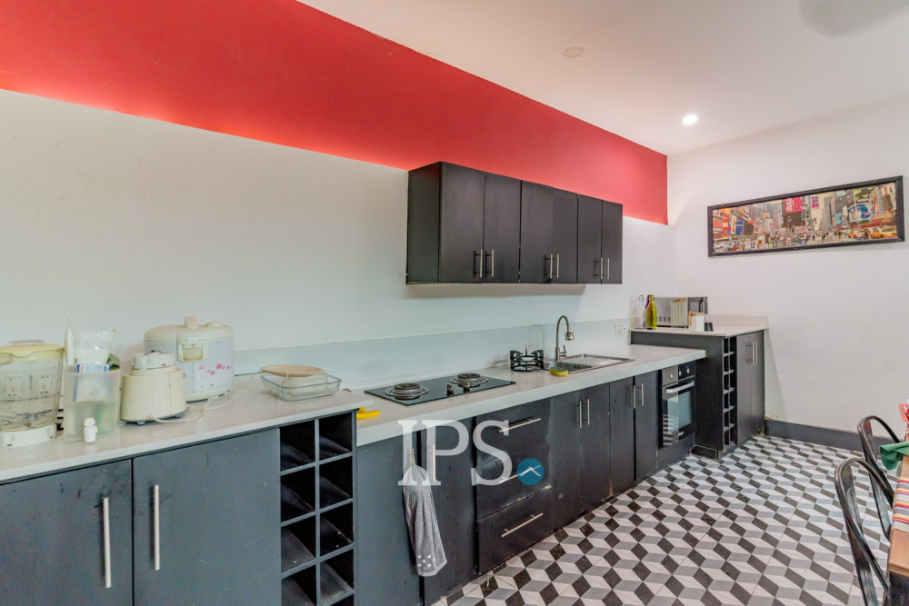 2 Bedroom Townhouse For Rent - Tonle Bassac, Phnom Penh - Image 15
