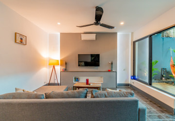 2 Bedroom Townhouse For Rent - Tonle Bassac, Phnom Penh thumbnail