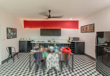 2 Bedroom Townhouse For Rent - Tonle Bassac, Phnom Penh thumbnail